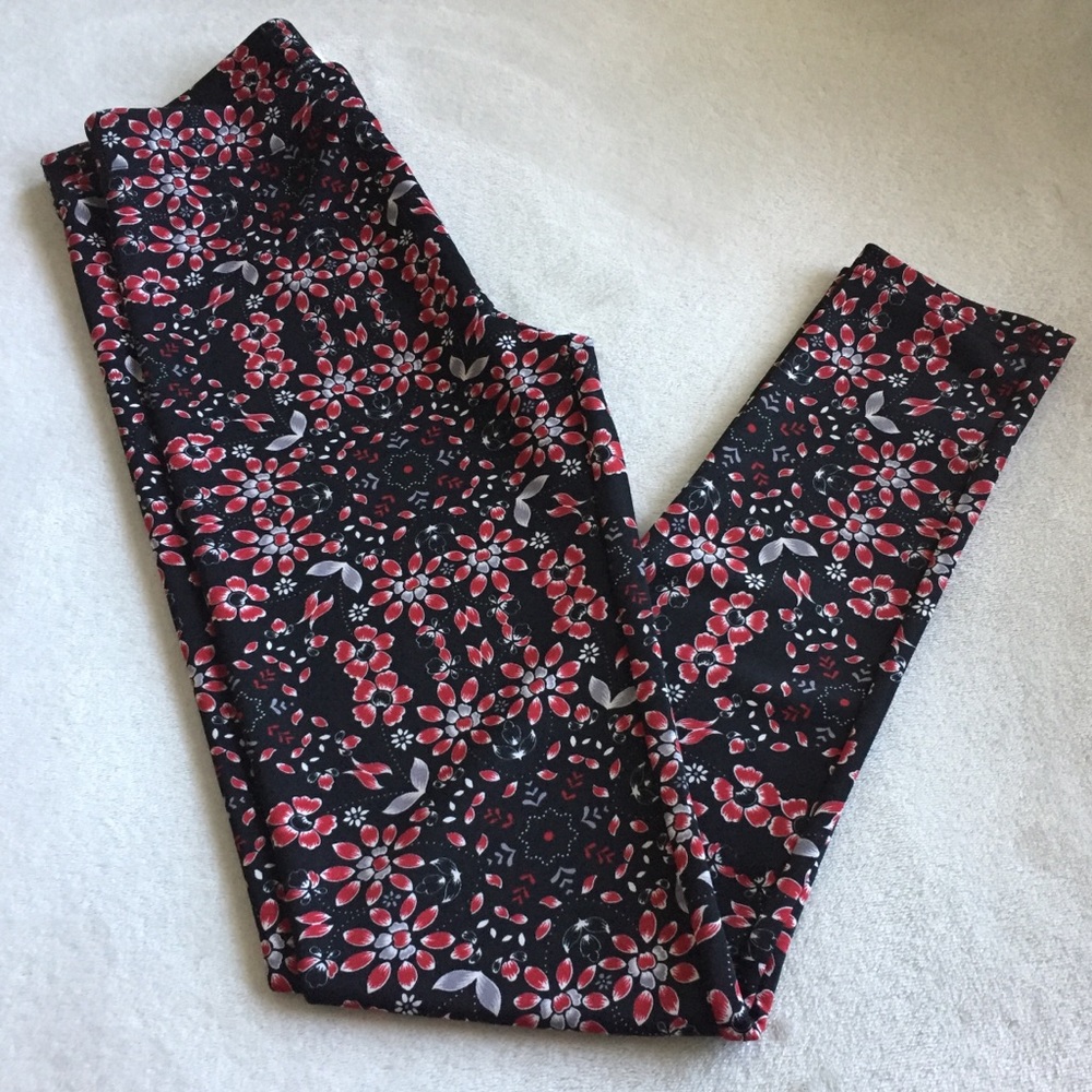 BETHANY MOTA LEGGINGS SIZE SMALL